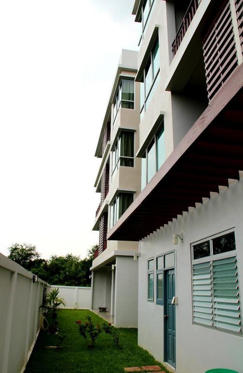 The Meet Green Apartment Bangkok Luaran gambar