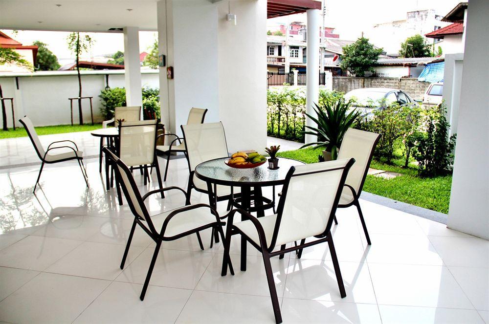 The Meet Green Apartment Bangkok Luaran gambar