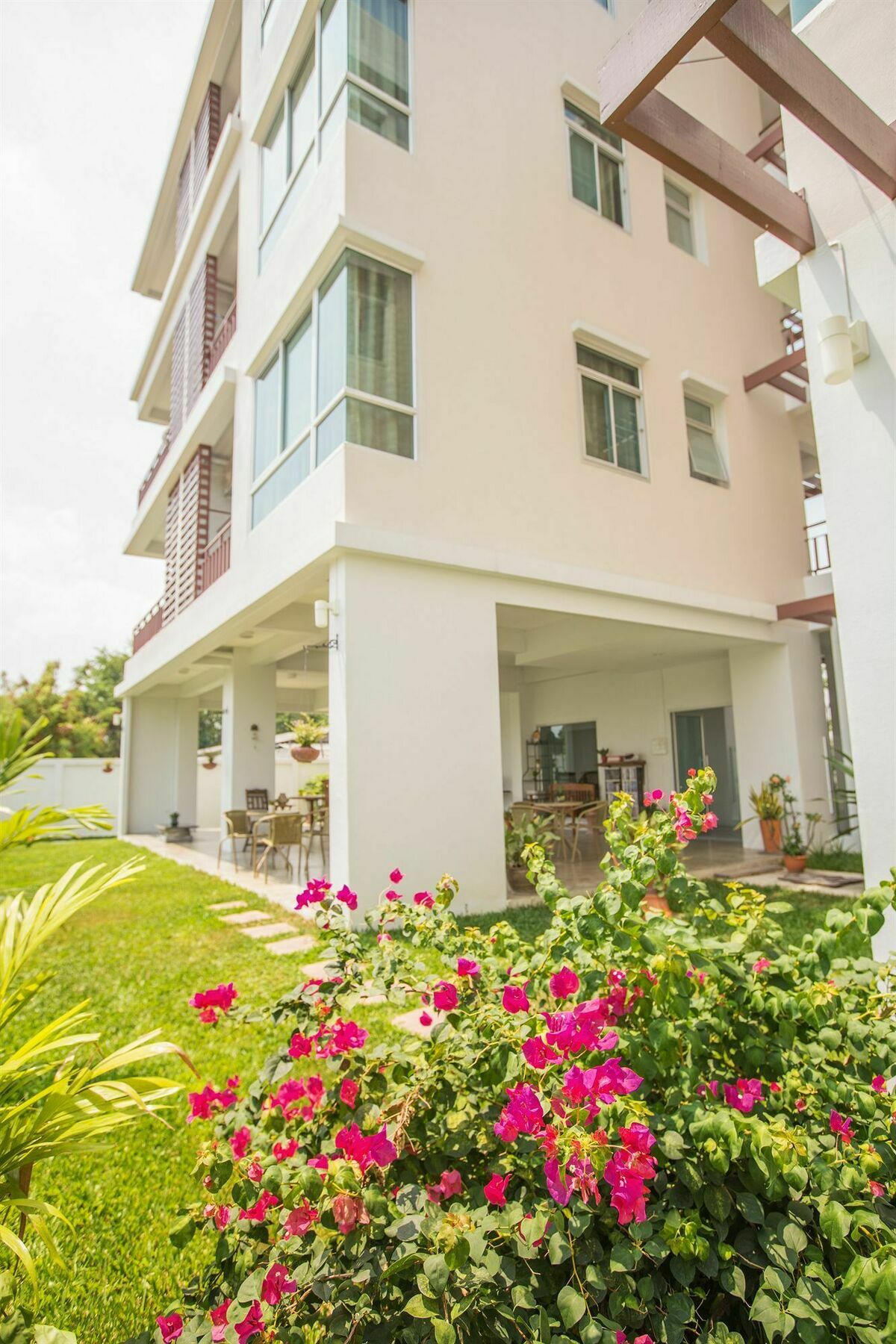 The Meet Green Apartment Bangkok Luaran gambar